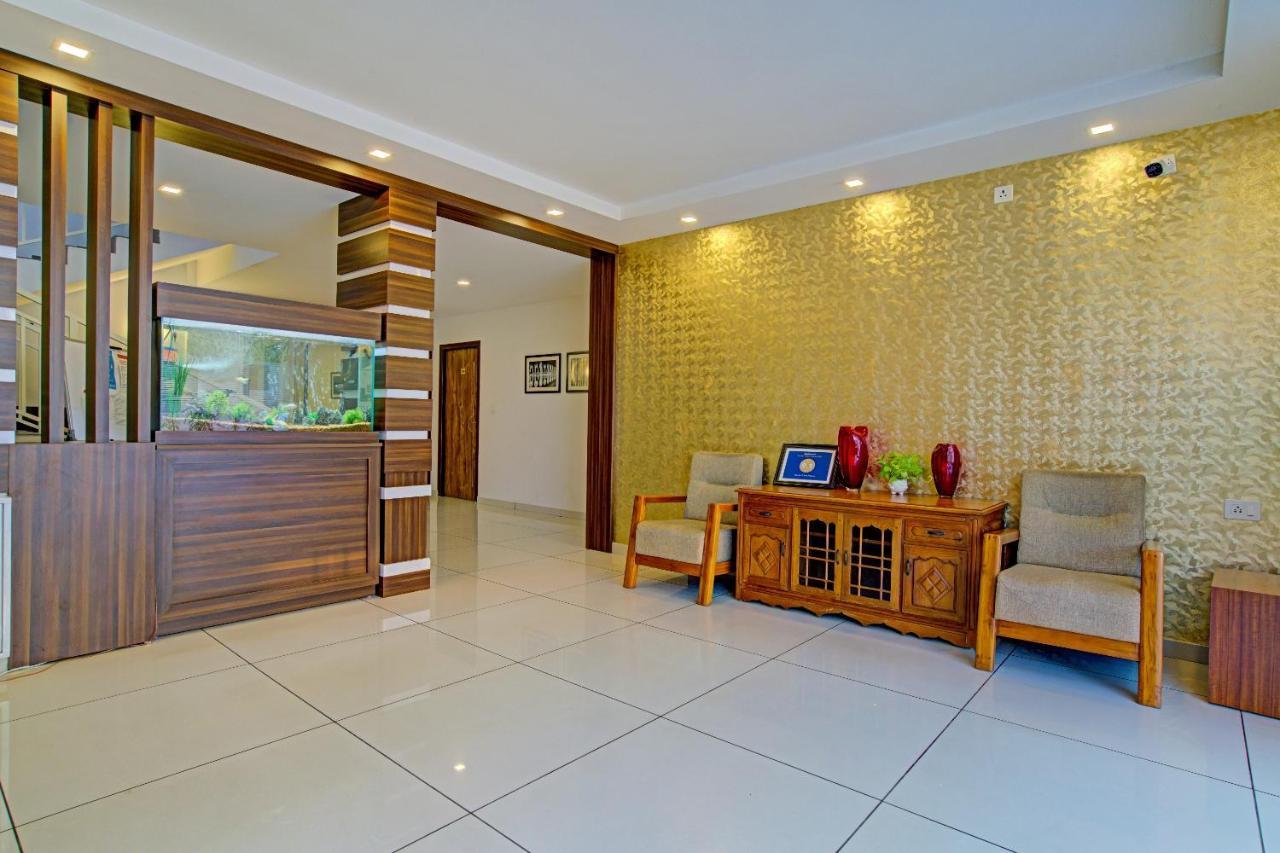 Готель Vaccinated Staff- Capital O 74715 Phoenix Holidays Kochi Екстер'єр фото