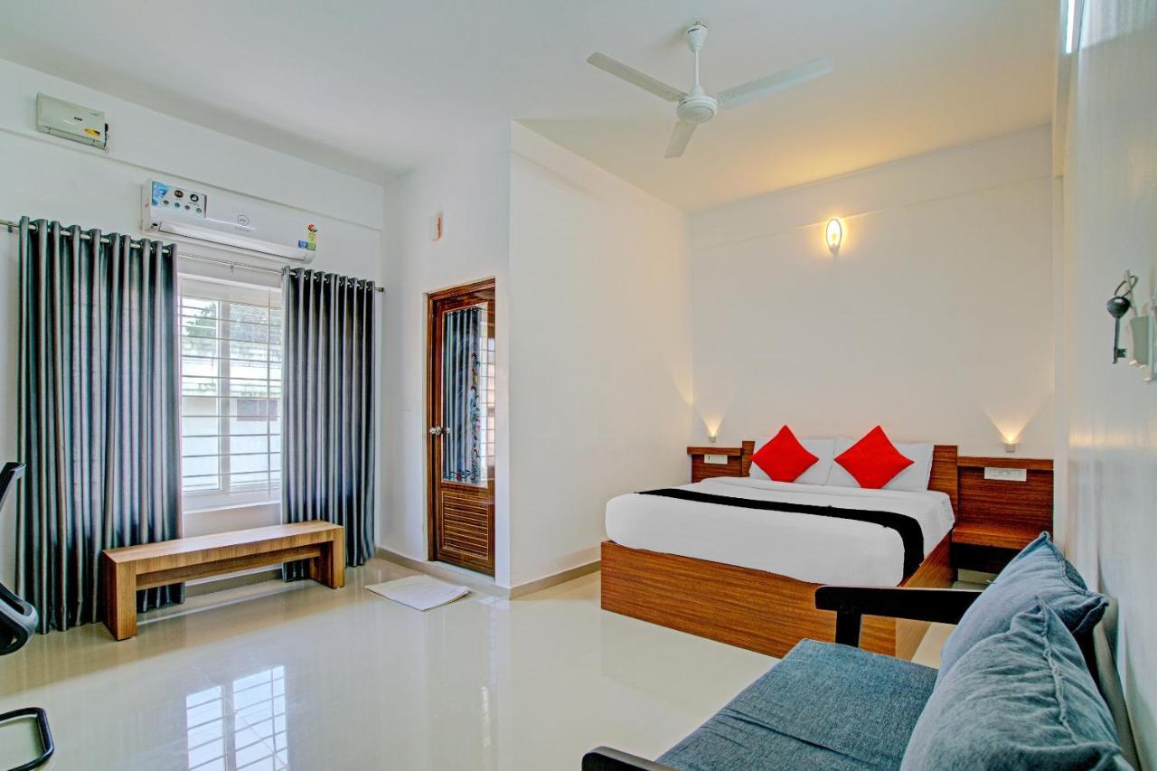 Готель Vaccinated Staff- Capital O 74715 Phoenix Holidays Kochi Екстер'єр фото